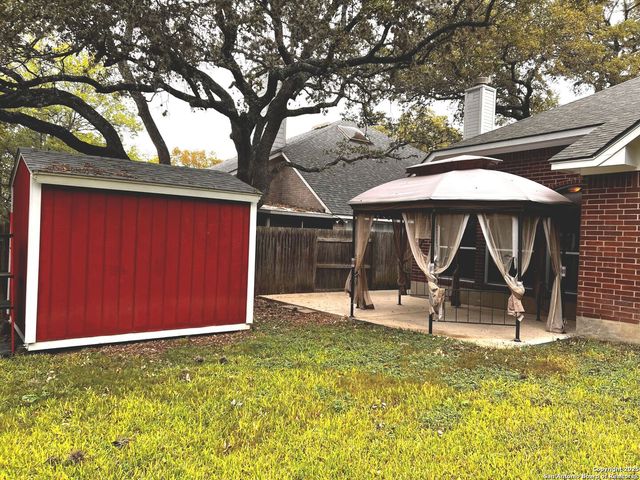 11 Bedford Oaks, San Antonio, TX 78254