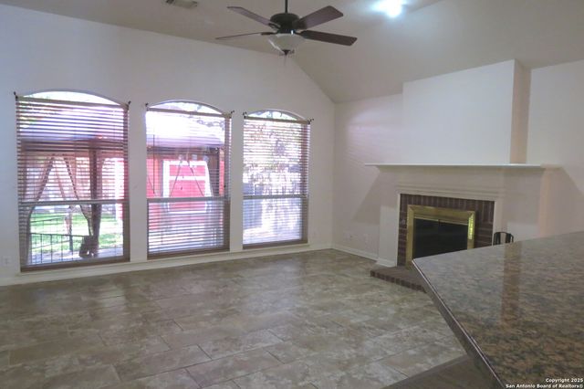 11 Bedford Oaks, San Antonio, TX 78254