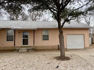 6100 Felix Ave B, Austin, TX 78741