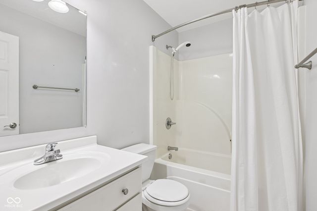 3200 Clear Creek Boulevard, Martinsville, IN 46151