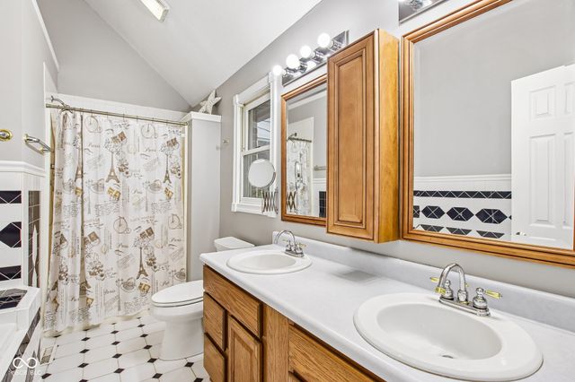 3200 Clear Creek Boulevard, Martinsville, IN 46151