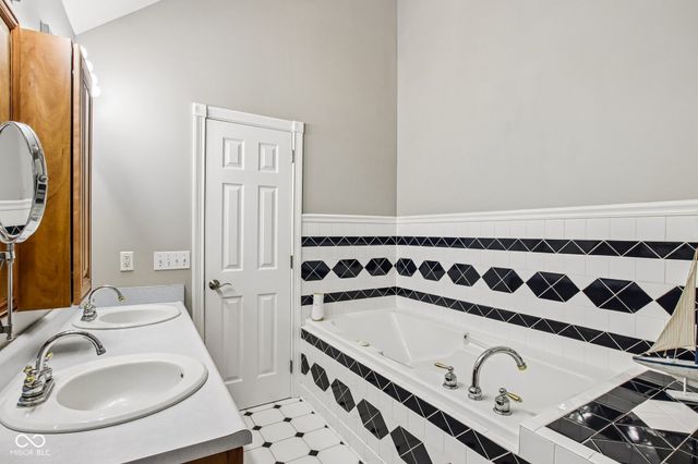 3200 Clear Creek Boulevard, Martinsville, IN 46151