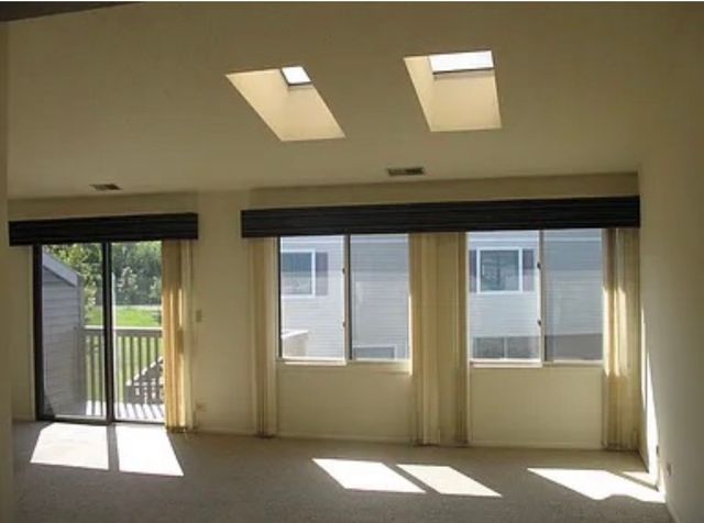 995 S Pinetree Circle 995, Buffalo Grove, IL 60089