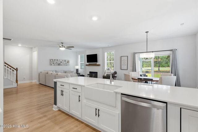 166 Fontana Lake Road, Aberdeen, NC 28315