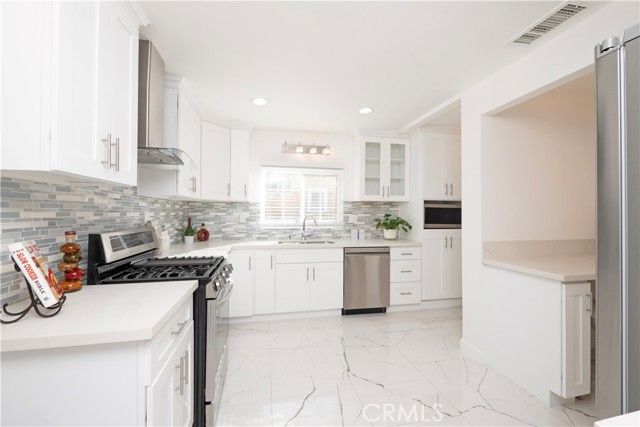 6303 Eileen, Los Angeles, CA 90043