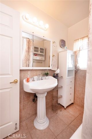 6303 Eileen, Los Angeles, CA 90043