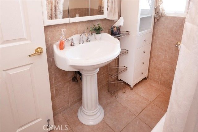 6303 Eileen, Los Angeles, CA 90043