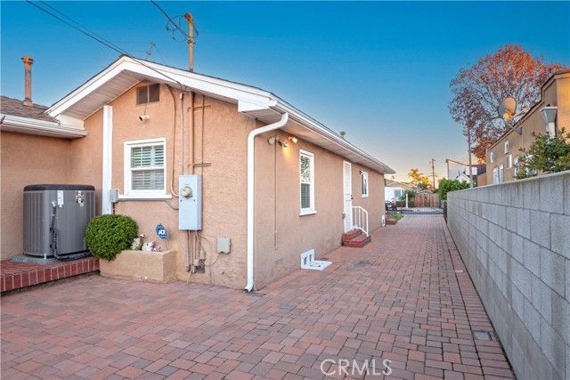 6303 Eileen, Los Angeles, CA 90043