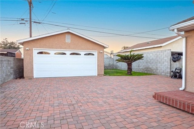 6303 Eileen, Los Angeles, CA 90043