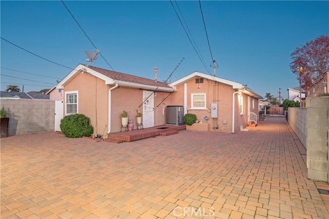 6303 Eileen, Los Angeles, CA 90043