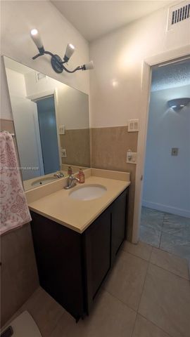 5300 Washington Street T324, Hollywood, FL 33021