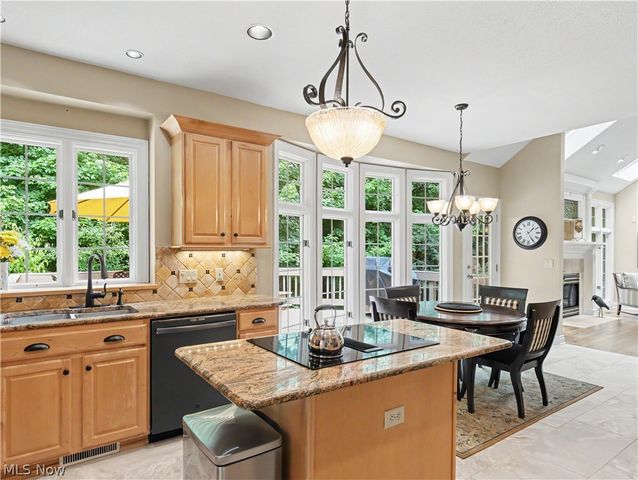 2039 Bent Creek Trail, Cuyahoga Falls, OH 44223