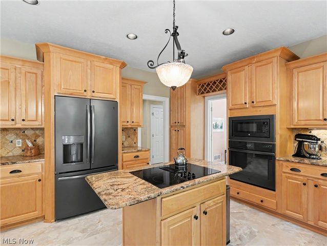 2039 Bent Creek Trail, Cuyahoga Falls, OH 44223