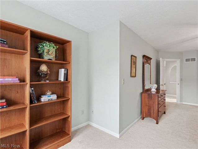 2039 Bent Creek Trail, Cuyahoga Falls, OH 44223