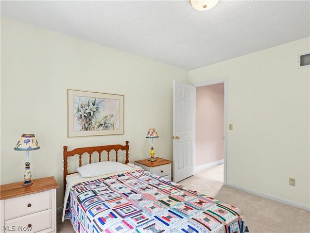 2039 Bent Creek Trail, Cuyahoga Falls, OH 44223
