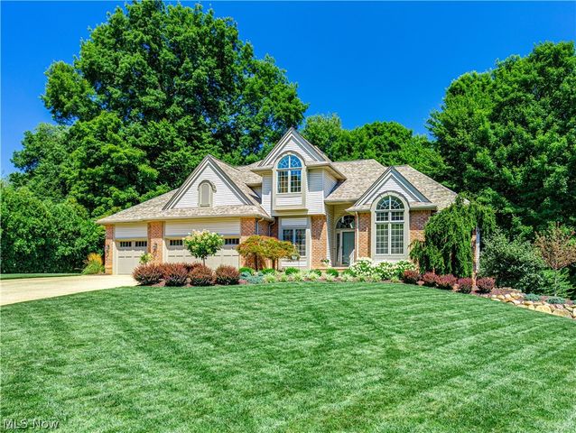 2039 Bent Creek Trail, Cuyahoga Falls, OH 44223