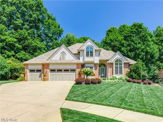 2039 Bent Creek Trail, Cuyahoga Falls, OH 44223