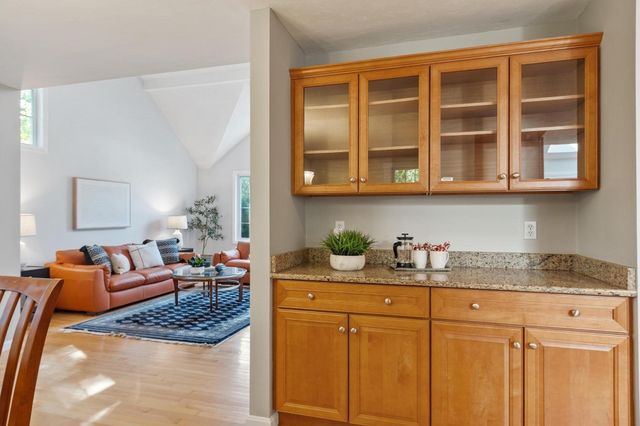 22 Hillcrest Dr, Acton, MA 01720