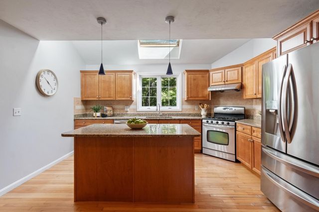 22 Hillcrest Dr, Acton, MA 01720