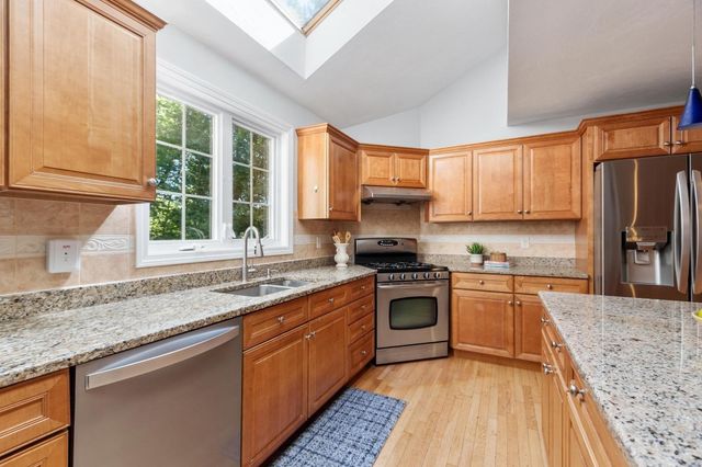 22 Hillcrest Dr, Acton, MA 01720
