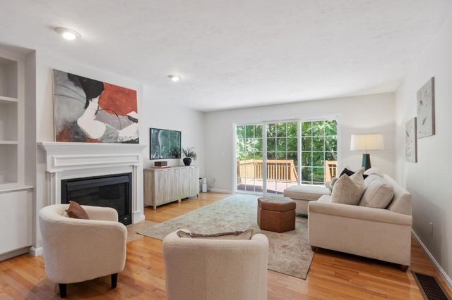22 Hillcrest Dr, Acton, MA 01720