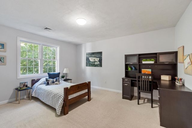 22 Hillcrest Dr, Acton, MA 01720