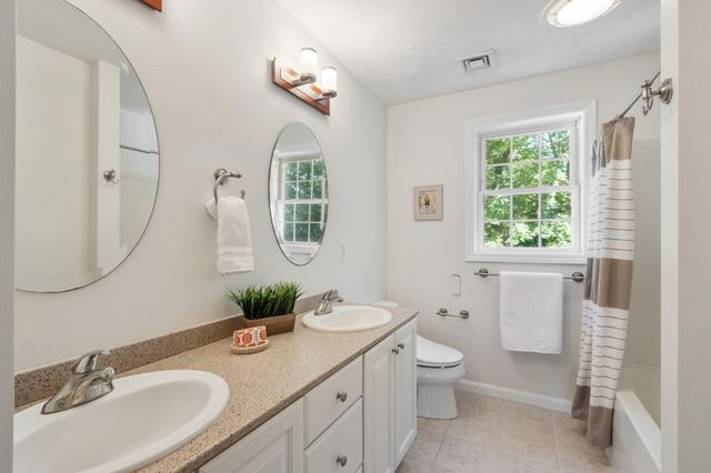 22 Hillcrest Dr, Acton, MA 01720