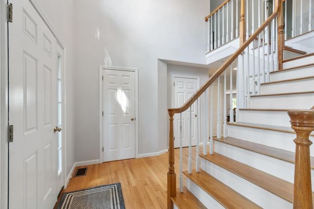 22 Hillcrest Dr, Acton, MA 01720