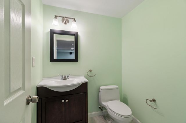 22 Hillcrest Dr, Acton, MA 01720
