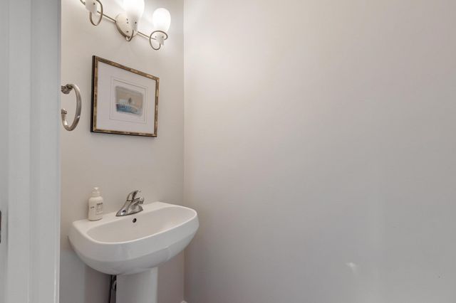 22 Hillcrest Dr, Acton, MA 01720