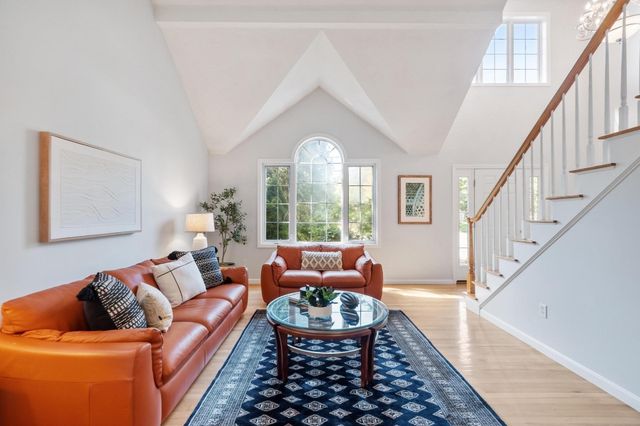22 Hillcrest Dr, Acton, MA 01720