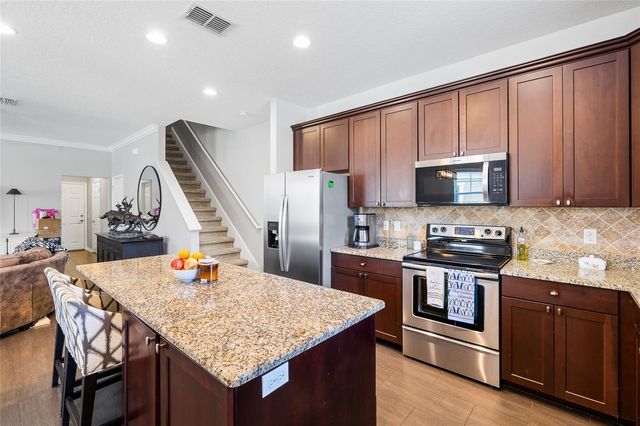 12589 STREAMDALE DRIVE, Tampa, FL 33626