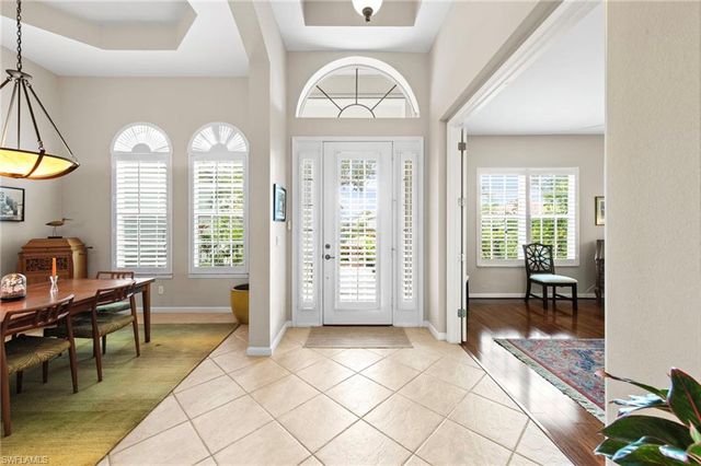 8215 Potomac LN, Naples, FL 34104