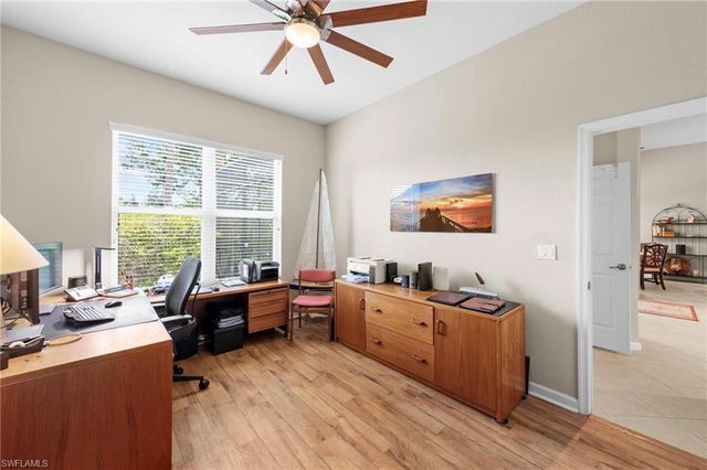 8215 Potomac LN, Naples, FL 34104