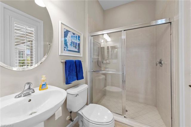 8215 Potomac LN, Naples, FL 34104