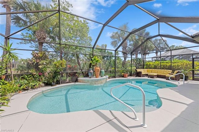 8215 Potomac LN, Naples, FL 34104