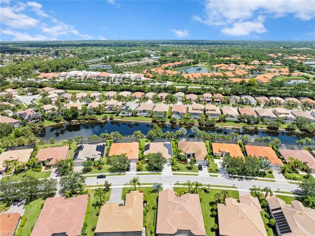 8215 Potomac LN, Naples, FL 34104