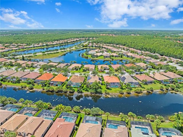 8215 Potomac LN, Naples, FL 34104