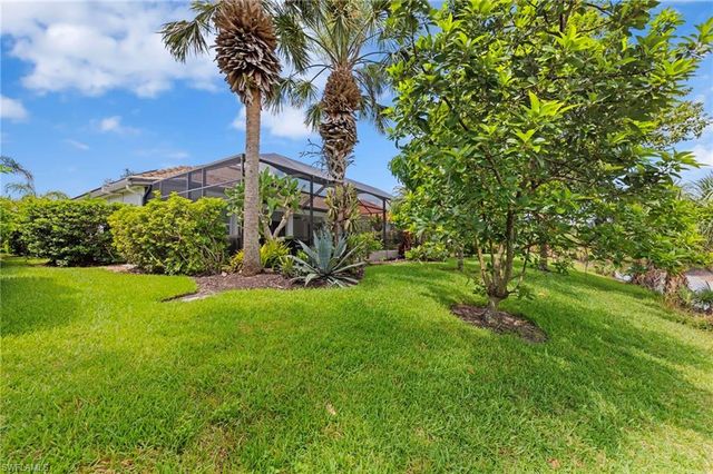 8215 Potomac LN, Naples, FL 34104