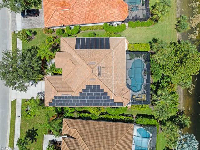 8215 Potomac LN, Naples, FL 34104