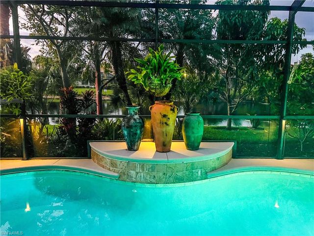 8215 Potomac LN, Naples, FL 34104