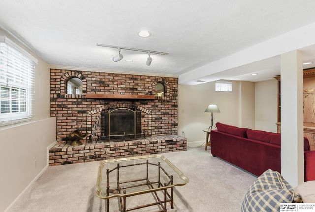 11336 Gold Street, Omaha, NE 68144