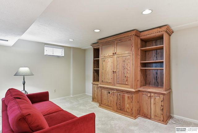 11336 Gold Street, Omaha, NE 68144