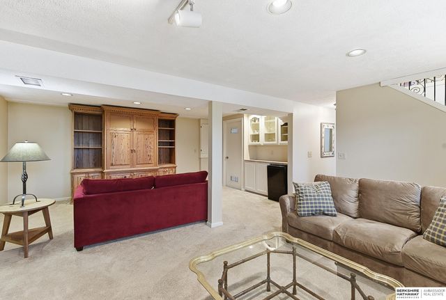 11336 Gold Street, Omaha, NE 68144