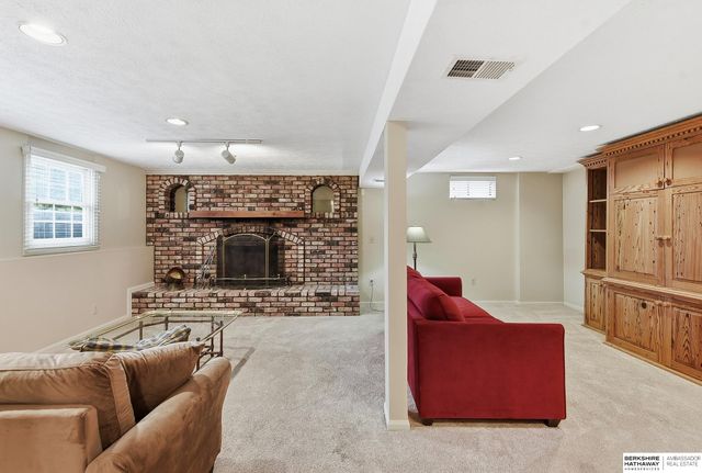11336 Gold Street, Omaha, NE 68144