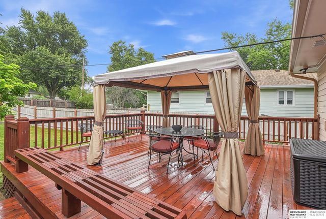 11336 Gold Street, Omaha, NE 68144
