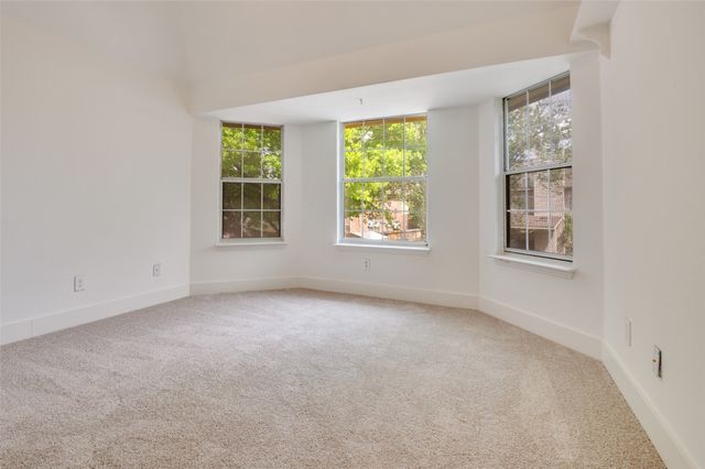 6215 Kingswood Drive, Arlington, TX 76001