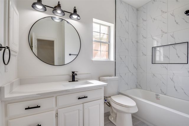 6215 Kingswood Drive, Arlington, TX 76001