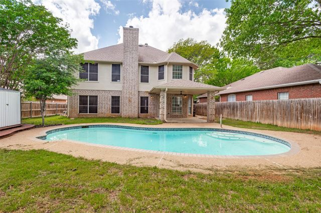 6215 Kingswood Drive, Arlington, TX 76001