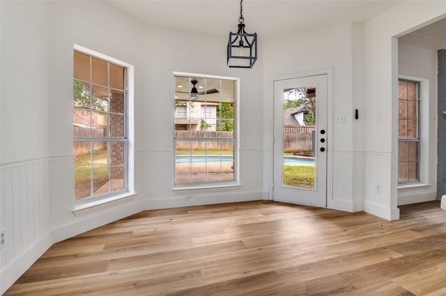 6215 Kingswood Drive, Arlington, TX 76001